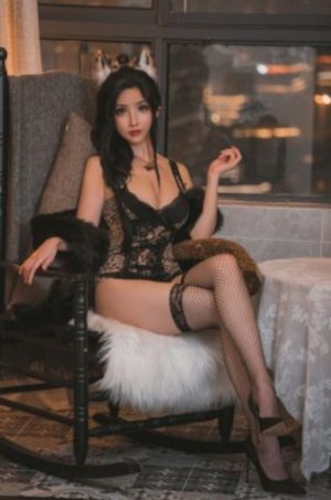美女下部私部位撒尿